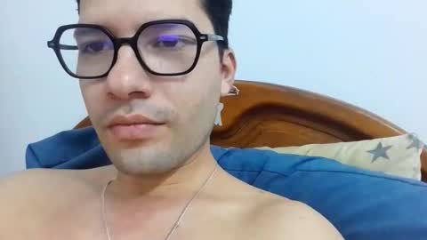 Snapshot of midoumas1 chatting on November 15, 2025, 2:46 pm Sam online show from November 15, 2025, 2:46 pm