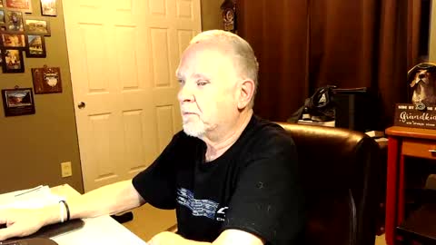 Snapshot of midwestdad09 chatting on November 9, 2025, 12:03 pm midwestdad09 online show from November 9, 2025, 12:03 pm