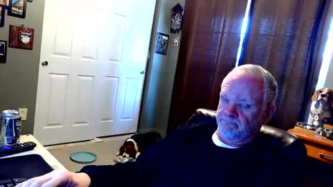 Snapshot of midwestdad09 chatting on November 29, 2025, 5:27 pm midwestdad09 online show from November 29, 2025, 5:27 pm