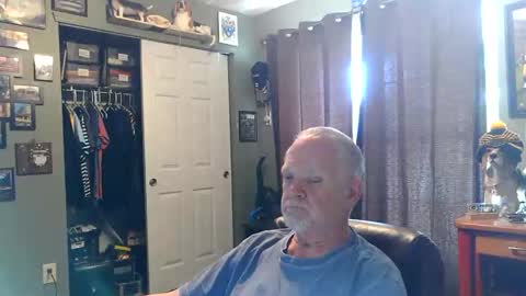 midwestdad09 online show from April 23, 2026, 6:32 pm