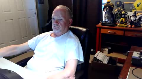 midwestdad09 online show from June 7, 2026, 10:52 am