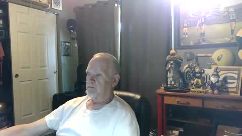 midwestdad09 online show from June 8, 2026, 9:59 pm