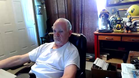 midwestdad09 online show from June 11, 2026, 7:34 pm