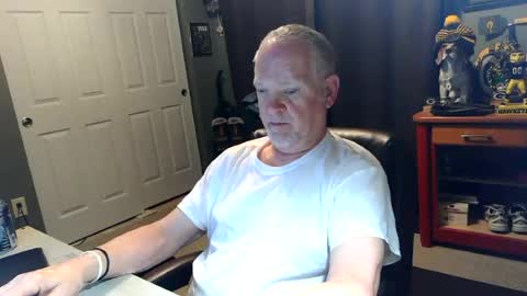 midwestdad09 online show from June 18, 2026, 9:25 am