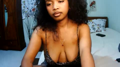 Snapshot of miel_07 chatting on May 17, 2026, 8:16 pm miel_07 online show from May 17, 2026, 8:16 pm