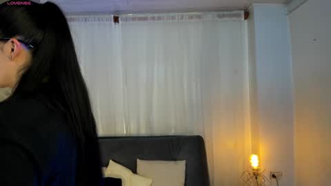 miel_gomez online show from February 3, 2025, 9:07 pm