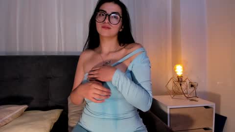miel_gomez online show from February 5, 2025, 4:59 am