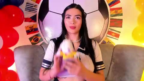 Snapshot of miel_gomez chatting on June 22, 2026, 9:23 pm miel_gomez online show from June 22, 2026, 9:23 pm
