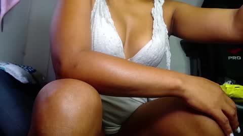 Snapshot of mielsquirt chatting on February 2, 2025, 10:17 pm mielsquirt online show from February 2, 2025, 10:17 pm