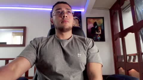 Snapshot of miguel0981 chatting on February 5, 2025, 8:25 pm Strong Man online show from February 5, 2025, 8:25 pm