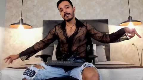 miguelsanfrancisco online show from October 21, 2025, 3:02 pm