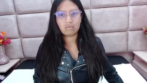 Snapshot of miha_smith chatting on February 19, 2025, 2:33 am Miha online show from February 19, 2025, 2:33 am