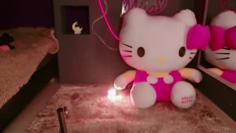 Snapshot of miia__baker chatting on June 2, 2026, 12:07 pm online show from June 2, 2026, 12:07 pm