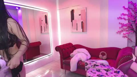 Snapshot of miia__owens chatting on May 6, 2026, 11:26 am Miia online show from May 6, 2026, 11:26 am