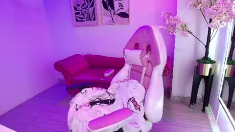 Snapshot of miia__owens chatting on June 12, 2026, 7:57 pm Miia online show from June 12, 2026, 7:57 pm