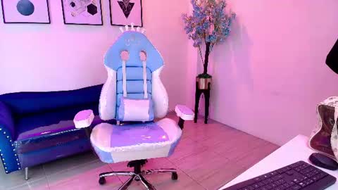 Miia  online show from August 1, 2026, 4:01 am