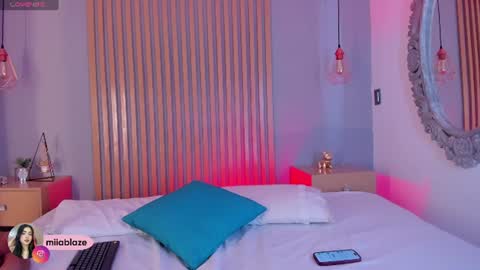 Snapshot of miia_blaze chatting on June 12, 2026, 11:31 am Mia online show from June 12, 2026, 11:31 am
