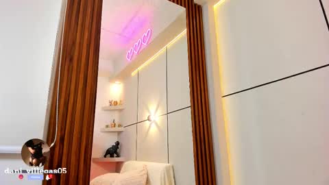 Snapshot of miia_parker_ chatting on October 23, 2025, 1:32 pm online show from October 23, 2025, 1:32 pm