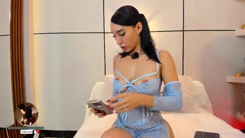 Snapshot of miia_parker_ chatting on March 3, 2026, 12:33 pm online show from March 3, 2026, 12:33 pm