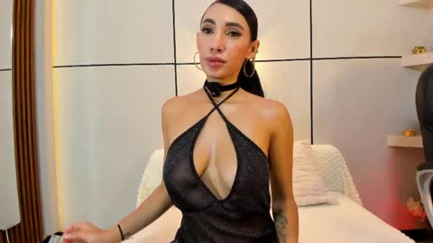 Snapshot of miia_parker_ chatting on April 6, 2026, 12:28 pm online show from April 6, 2026, 12:28 pm