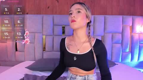 Mia  online show from May 1, 2026, 11:26 am