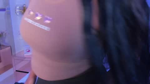 Snapshot of miia_schwarz chatting on December 18, 2024, 10:57 pm Miia Schwarz online show from December 18, 2024, 10:57 pm