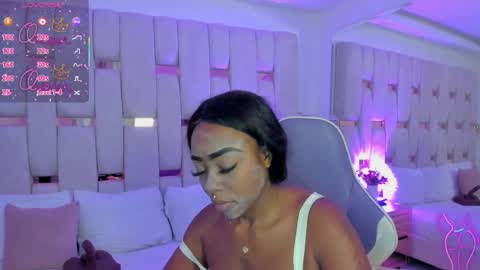 Miia Schwarz  online show from May 2, 2026, 8:03 pm