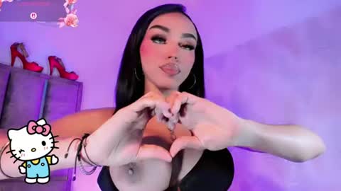 Snapshot of miia_sophia chatting on July 2, 2026, 9:15 am online show from July 2, 2026, 9:15 am
