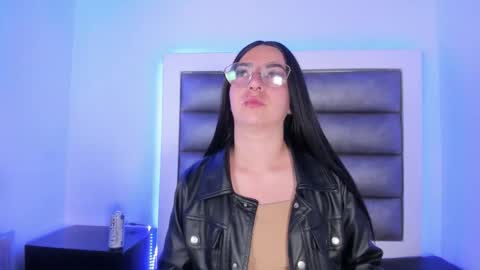 Snapshot of miia_spencer chatting on March 1, 2026, 5:53 am Mia online show from March 1, 2026, 5:53 am