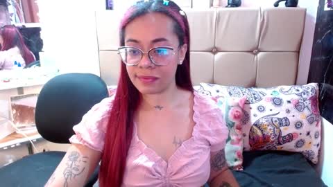 Snapshot of miia_spencer_ chatting on January 7, 2025, 5:42 pm miia online show from January 7, 2025, 5:42 pm