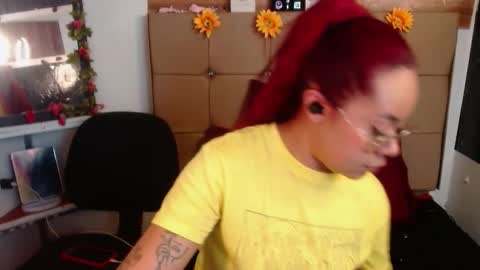 Snapshot of miia_spencer_ chatting on November 6, 2025, 11:15 pm miia online show from November 6, 2025, 11:15 pm