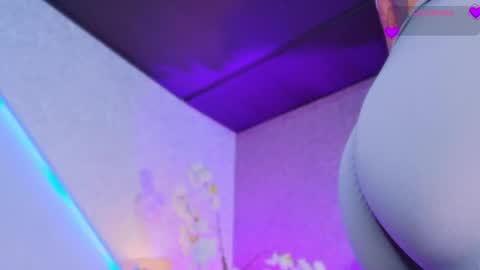 miia_sttone online show from May 8, 2026, 4:12 pm