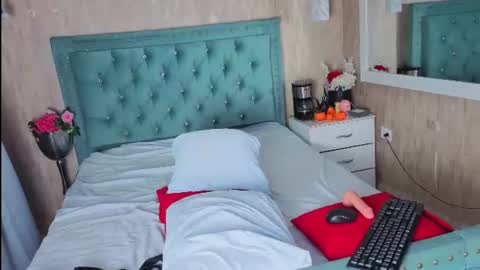 Snapshot of miia_velvett chatting on July 28, 2026, 3:21 pm miia_velvett online show from July 28, 2026, 3:21 pm