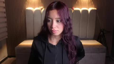 miiaa_evans1 online show from June 25, 2026, 2:21 pm