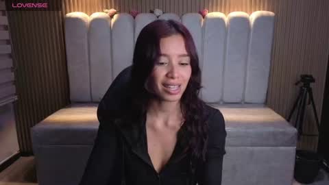 miiaa_evans1 online show from July 3, 2026, 7:42 pm