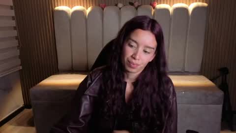 miiaa_evans1 online show from July 11, 2026, 7:49 pm