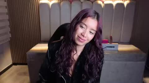 miiaa_evans1 online show from July 28, 2026, 3:32 pm