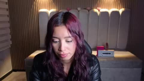 miiaa_evans1 online show from July 28, 2026, 7:39 pm