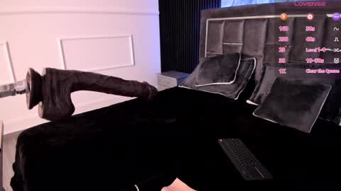 Snapshot of miiaamonroee chatting on January 20, 2025, 10:59 pm Mia Monroe online show from January 20, 2025, 10:59 pm