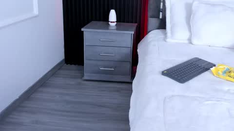 Snapshot of miiaamonroee chatting on February 23, 2025, 6:28 am Mia Monroe online show from February 23, 2025, 6:28 am