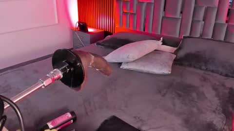 Mia Monroe online show from February 20, 2026, 6:19 am