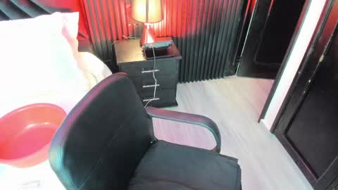 Mia Monroe online show from April 26, 2026, 6:55 am