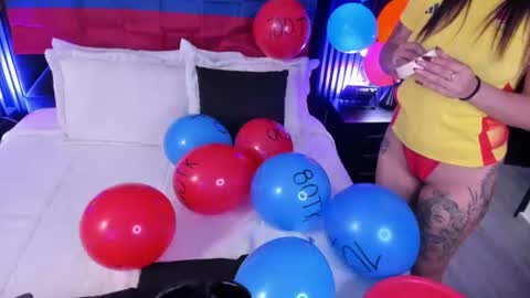 Snapshot of miiaamonroee chatting on July 7, 2026, 7:40 pm Mia Monroe online show from July 7, 2026, 7:40 pm