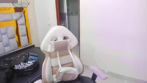miiaboss online show from April 29, 2026, 11:14 am