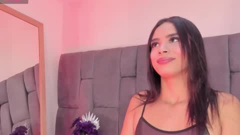 Mia Palmer  online show from March 17, 2026, 12:08 pm