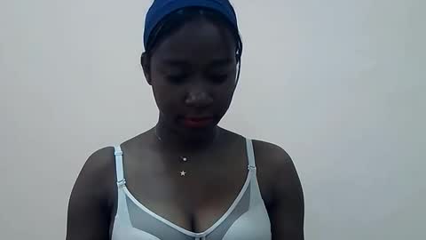 Snapshot of miichouu chatting on May 20, 2026, 6:52 am Miichouu online show from May 20, 2026, 6:52 am