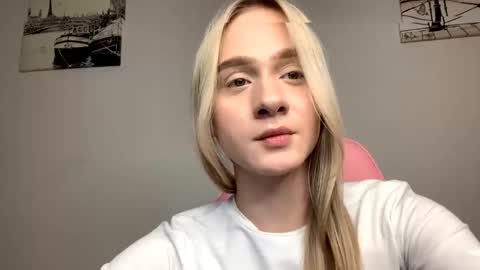 miiissliiissameliiisa online show from February 16, 2025, 1:05 pm