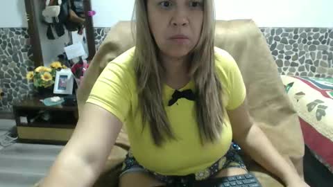 Snapshot of miilu74 chatting on December 15, 2025, 11:36 am Miilu74 online show from December 15, 2025, 11:36 am