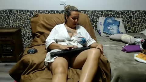 Snapshot of miilu74 chatting on June 19, 2026, 3:00 am Miilu74 online show from June 19, 2026, 3:00 am