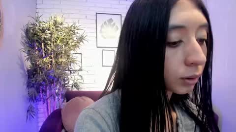 Snapshot of miilu__1 chatting on February 23, 2025, 6:28 am miilu online show from February 23, 2025, 6:28 am